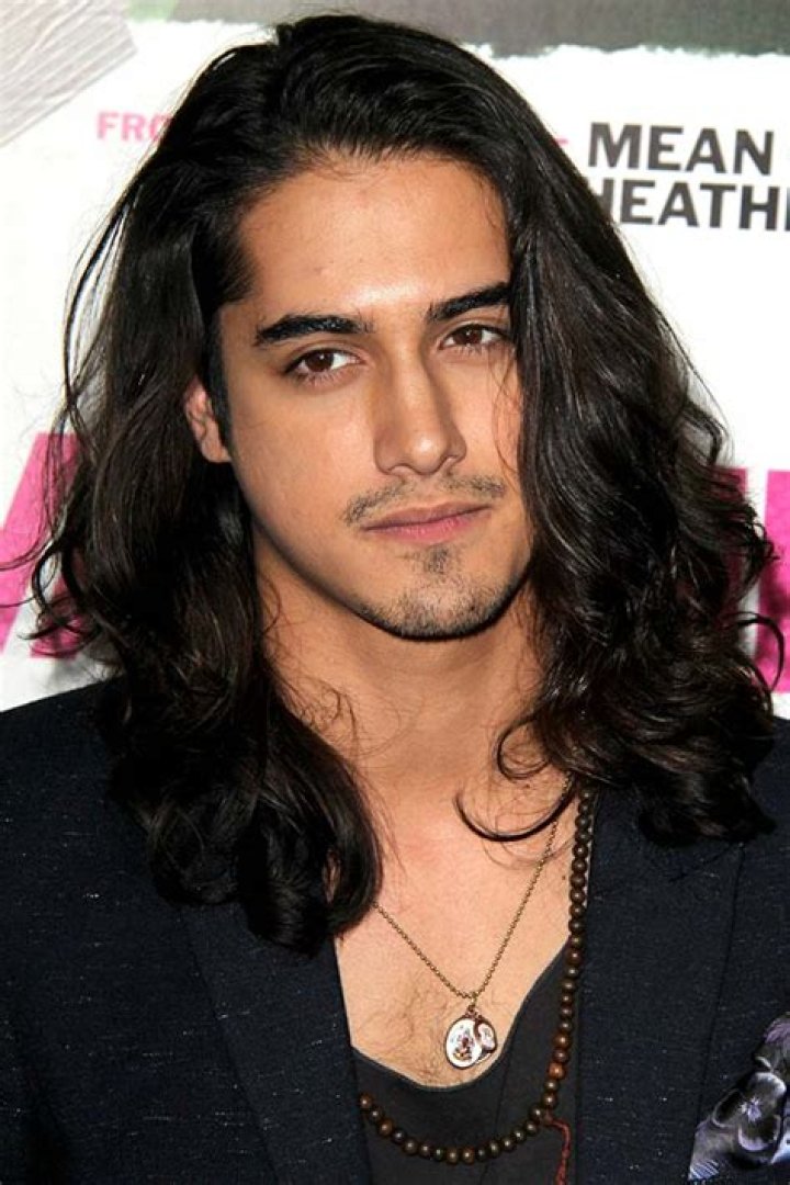 8 celebrity men with long hair you need to copy (inspo gallery)