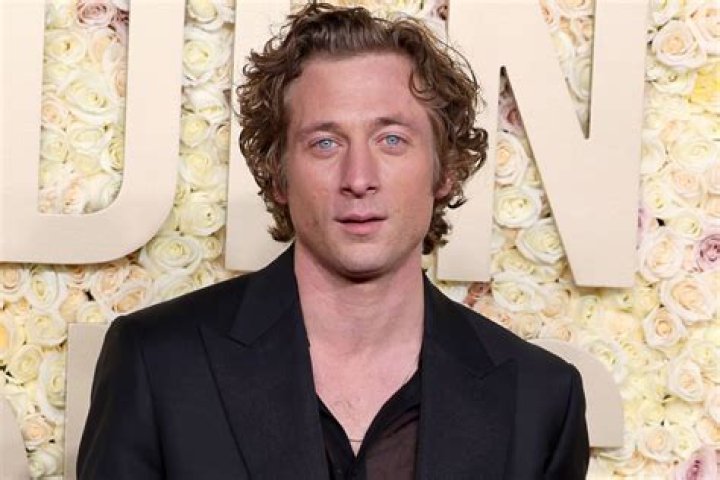 A Look Into Jeremy Allen White Height With More Facts Tablogy
