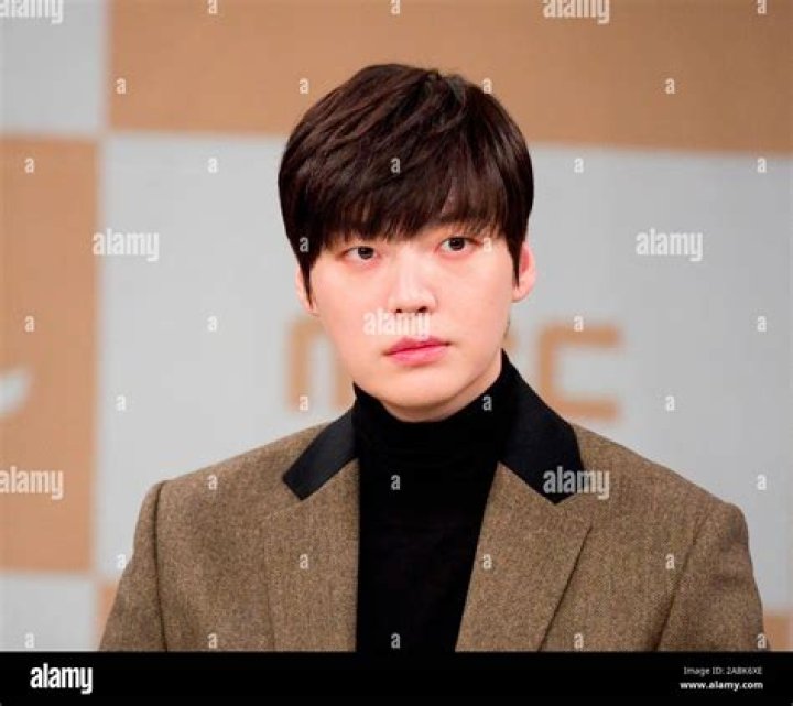 Actor Ahn Jae Hyun Shows Extraordinary Transformation In Recent Images
