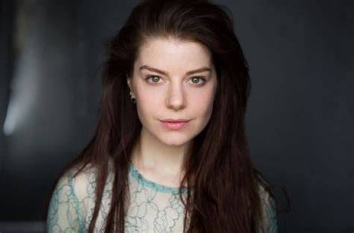 Aimee Ffion Edwards Biography, Wiki, Age, Height, Net Worth, Partner