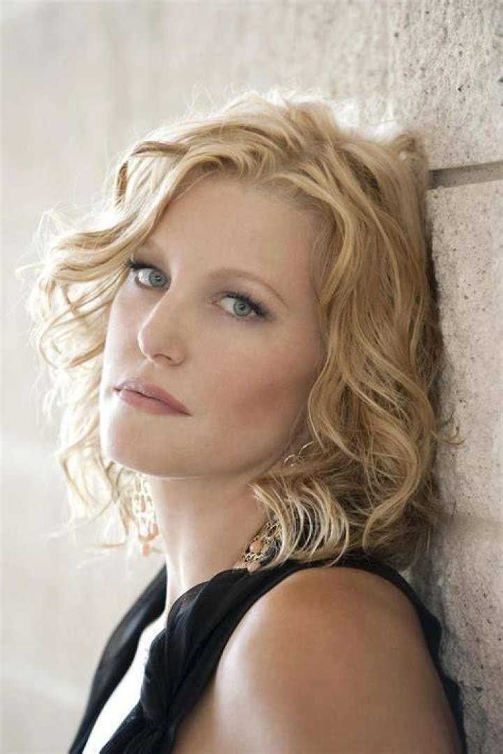 Anna Gunn Breaking Bad Wiki Wikia