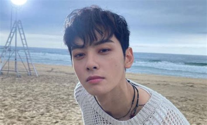 ASTRO&rsquo;s Cha Eun Woo Shares Thoughts On 1st Public Broadcast Win, Desire