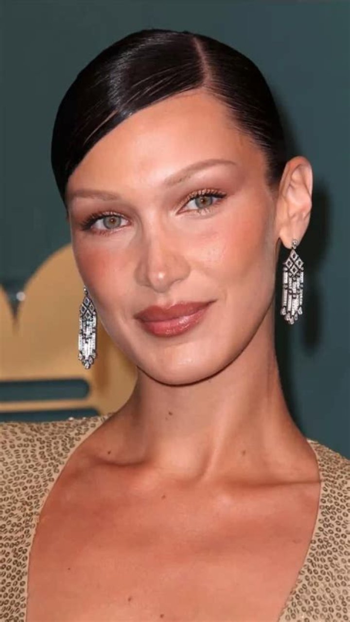 Bella Hadid Body, Face, Style Soft Dramatic Body Type Bella hadid