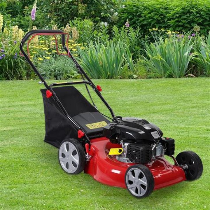 Best SelfPropelled Lawn Mower for Hills Complete Buying Guide