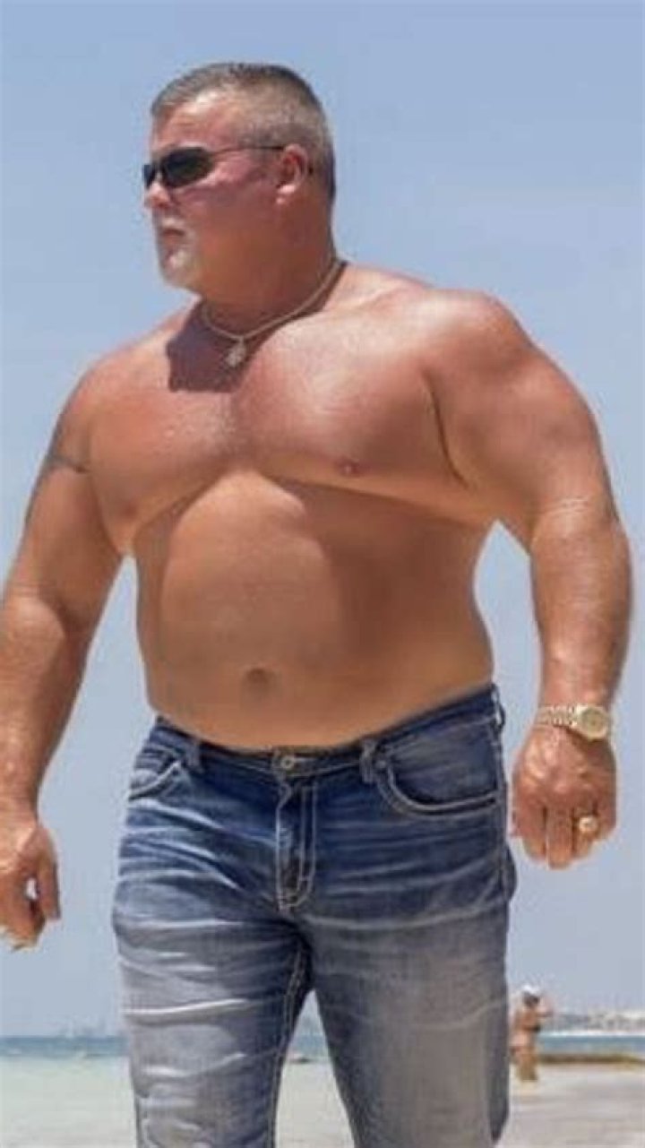 Big Bulky Blokes Beefy men, Muscle men, Big men