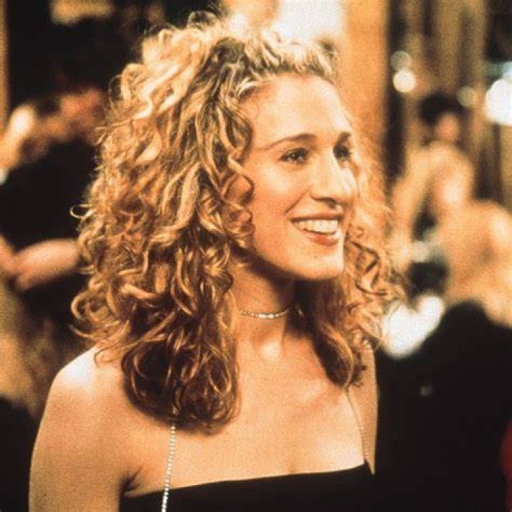 Carrie Bradshaw's Eiffel Tower bag up for sale