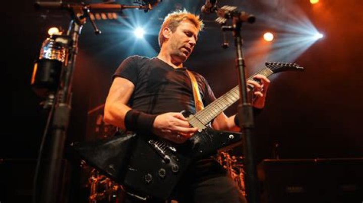 Chad Kroeger's mother adores Avril Lavigne... but has only 'met' future