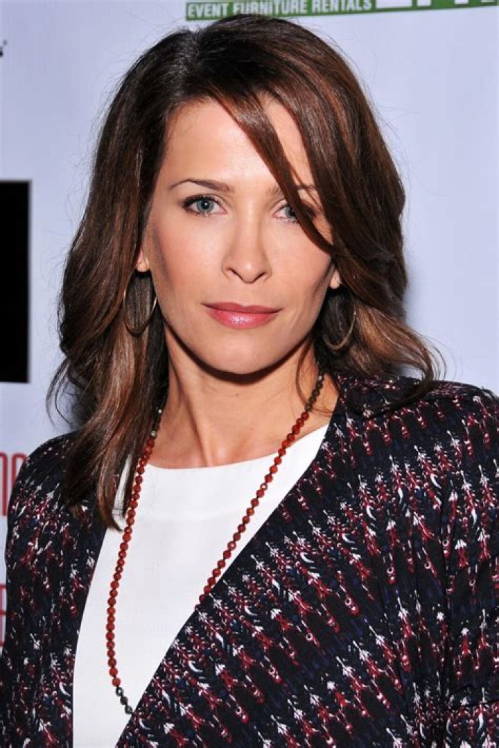 Christina Cox Biography, Height & Life Story Super Stars Bio
