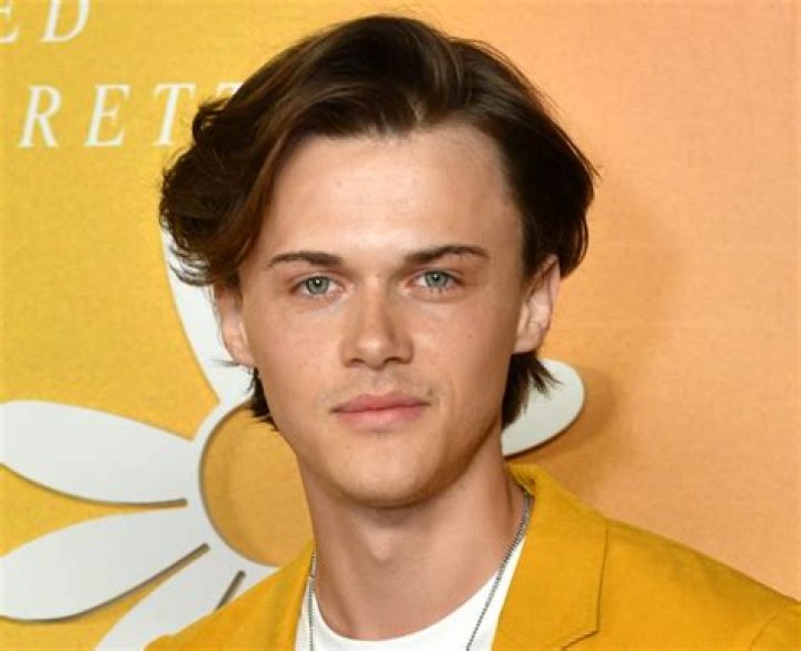 Christopher Briney 13 facts about the Summer I Turned Pretty actor you