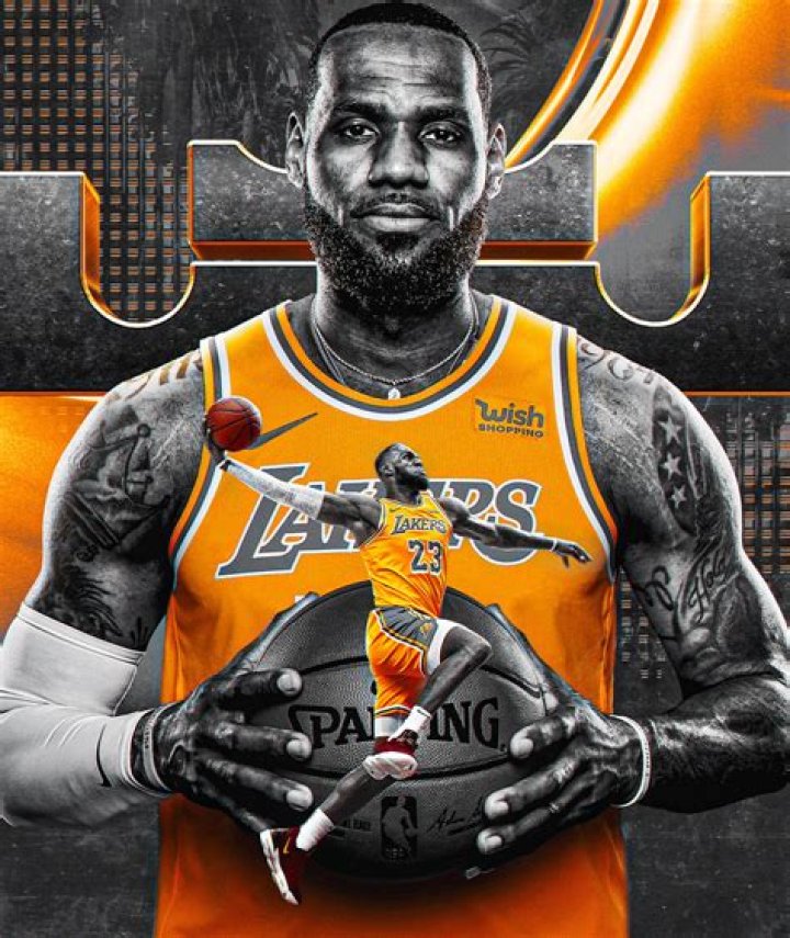 Cute & Comfy! LeBron James & Pregnant Wife Savannah Make Rare Public