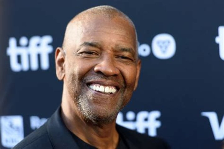 Denzel Washington at the 2018 Golden Globes POPSUGAR Celebrity Photo 3