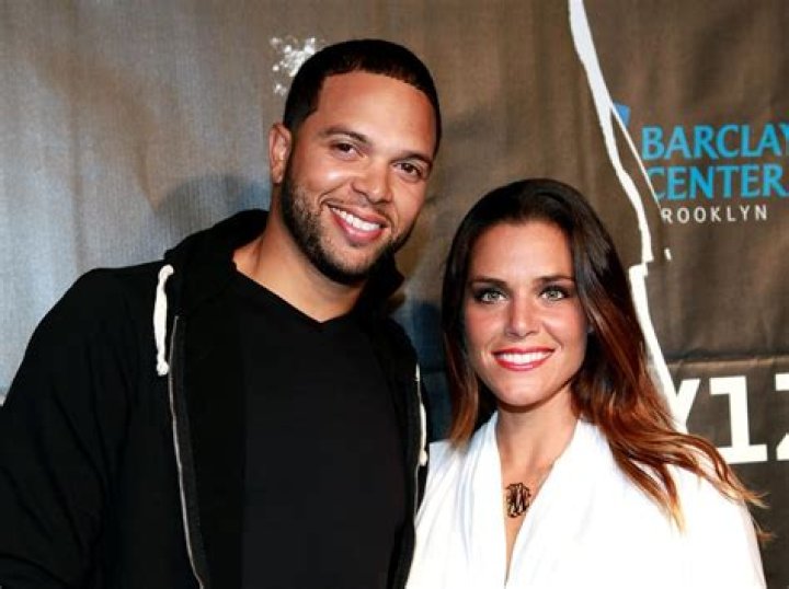 Deron Williams is Married to Wife Amy Young. 4 Kids.
