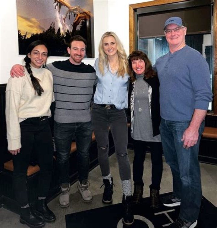 Does Lindsey Horan Have Sister? Brother Mike Horan