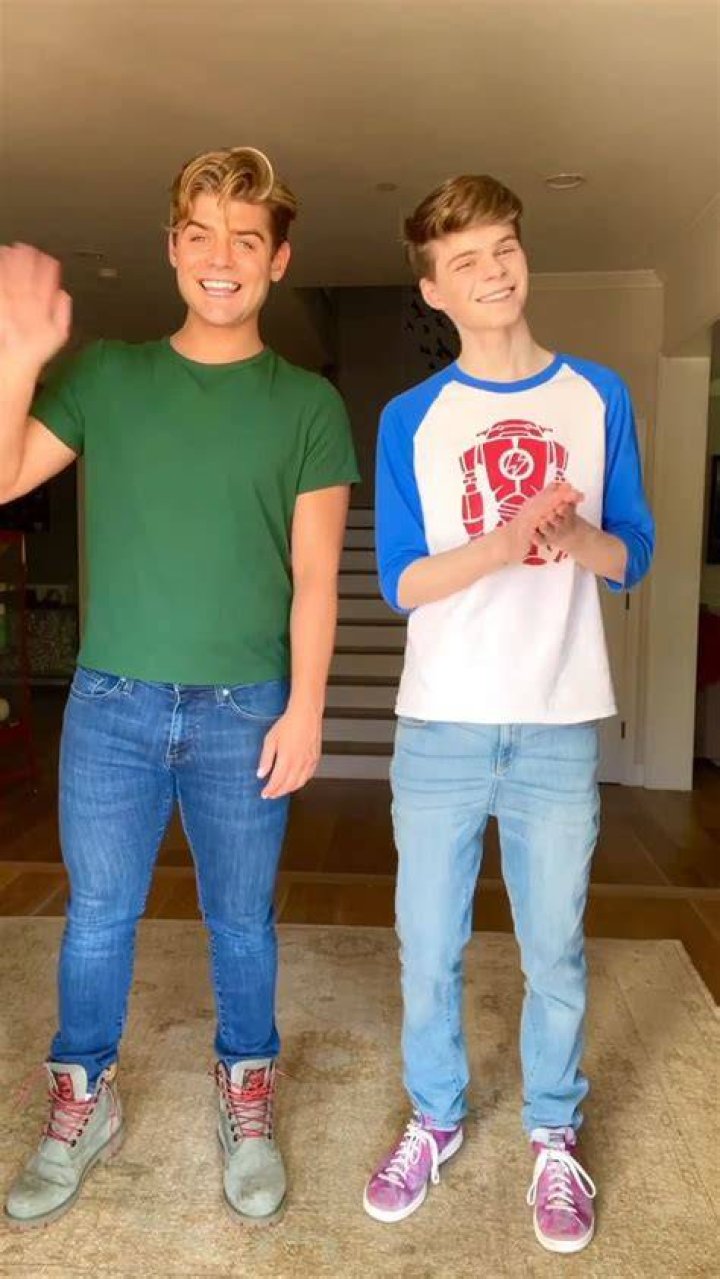 Does Merrick Hanna Have A Twin Brother Or Sister?