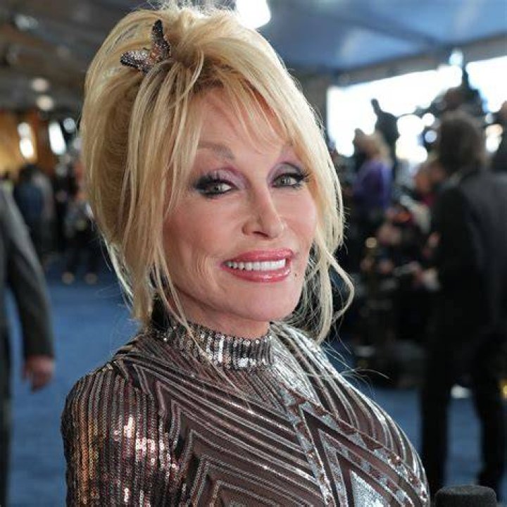 Dolly Parton's rare public ode to private husband Carl Dean will melt