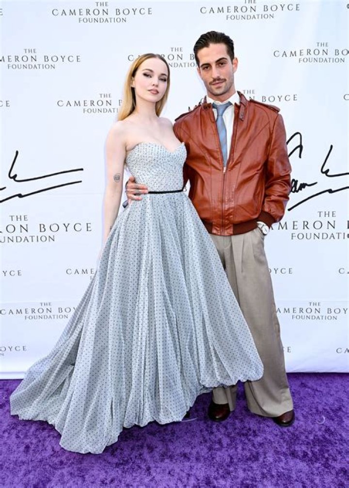 Dove caneron Dove cameron, Doves, Cameron