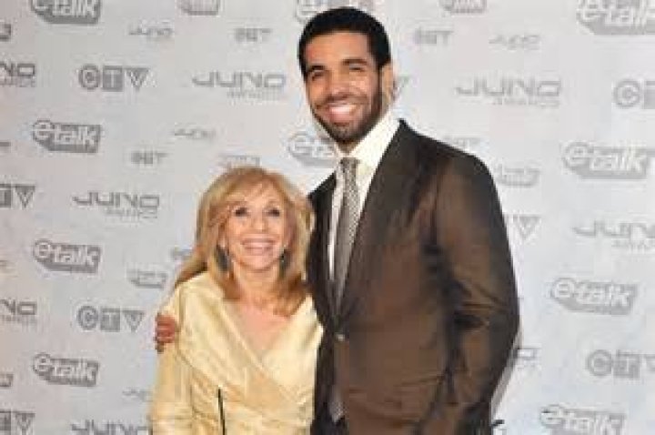 Drake Brings His Mom Sandra Graham On Stage At MSG Watch