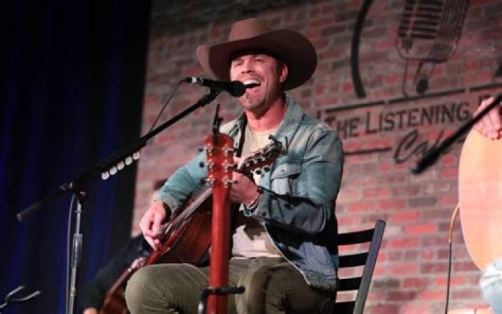 Dustin Lynch Net Worth Wiki, Age, Weight and Height, Relationships