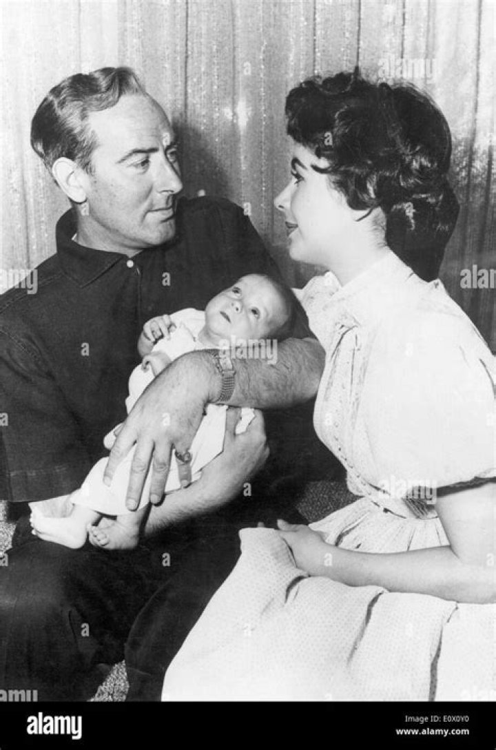 Elizabeth Taylor and Her Son Michael Wilding Jr. in London, 1969 r