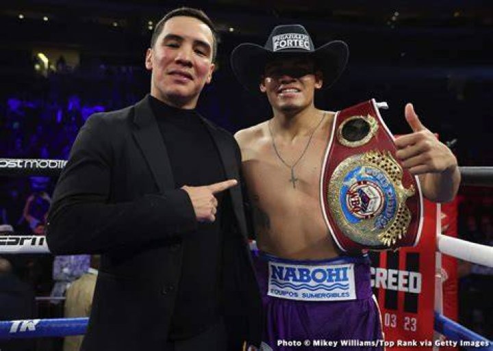 Emanuel Navarrete Faces Oscar Valdez This Saturday On ESPN+ Boxing