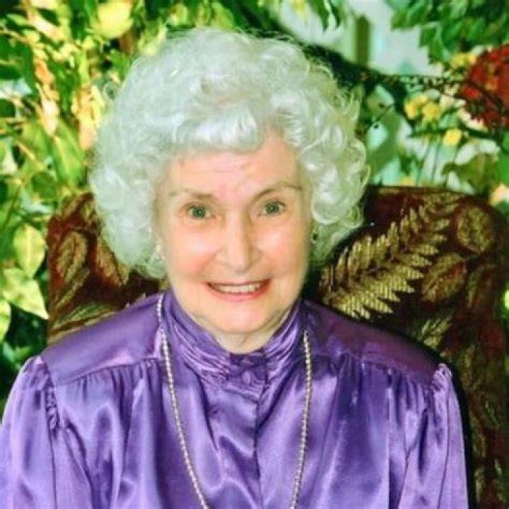 Evelyn J. Morrison Obituary 2005 BolinDierkes Funeral Home and Crematory