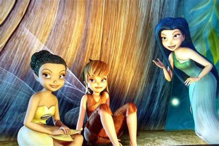 Fawn, Silvermist, Tinkerbell, Iridessa and Rosetta Disney fairies