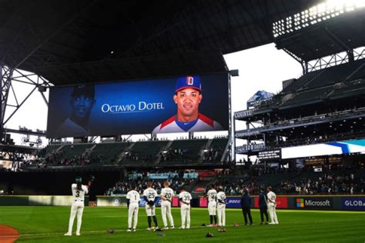 Former MLB star Octavio Dotel linked to biggest drug bust in D.R