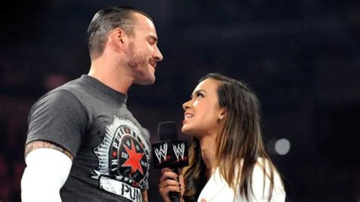 Former WWE Divas Champion AJ Lee announces her return to wrestling