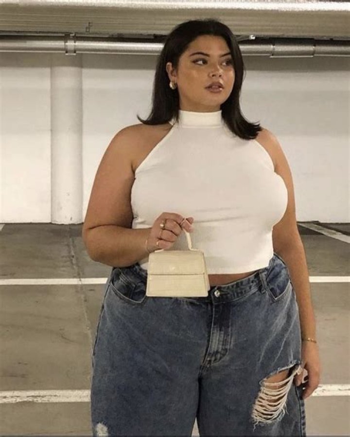Graciebond..Wiki worth Curvy