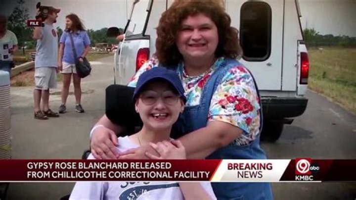 Gypsy Rose Blanchard released from prison early after serving time for