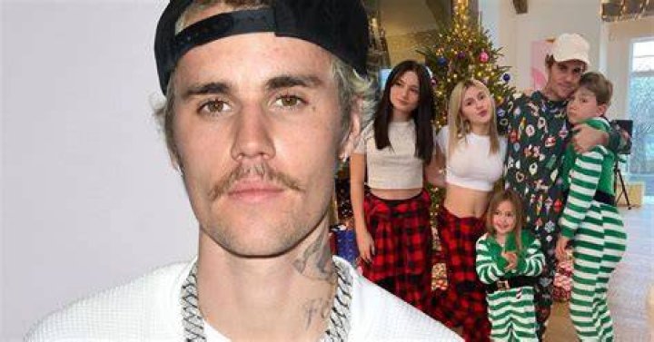 How many siblings does Bad Bunny have? The US Sun