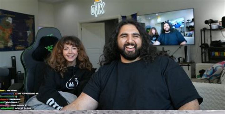 How tall is Esfand Streamers are short! YouTube
