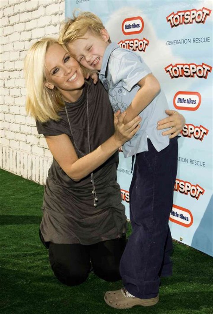 Jenny McCarthy&rsquo;s Son with Autism Led Her Down the Aisle to Donnie