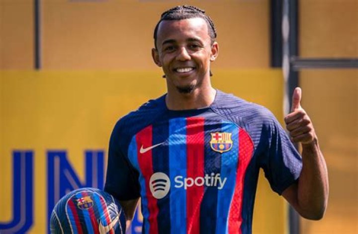 Jules Kounde Barcelona newboy explains Chelsea snub