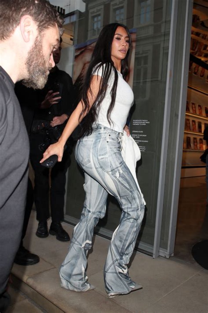 kim kardashian butt height and weights