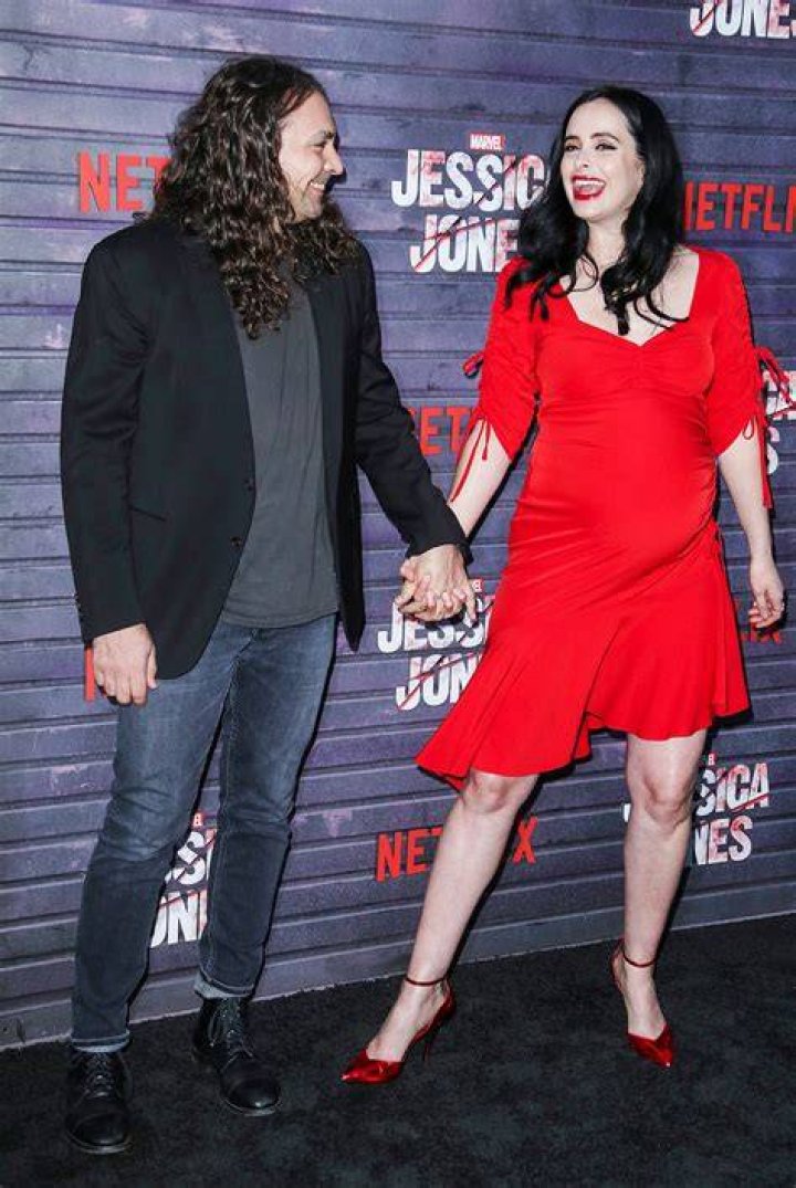 Krysten Ritter 2018 Boyfriend, tattoos, smoking & body measurements