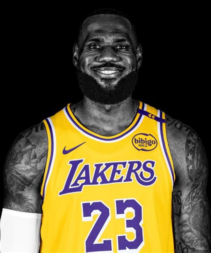 Lebron James Headshot Bw Noise