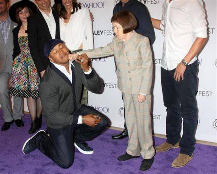 Linda Hunt height How tall is NCIS Los Angeles' Hetty Lange star? TV
