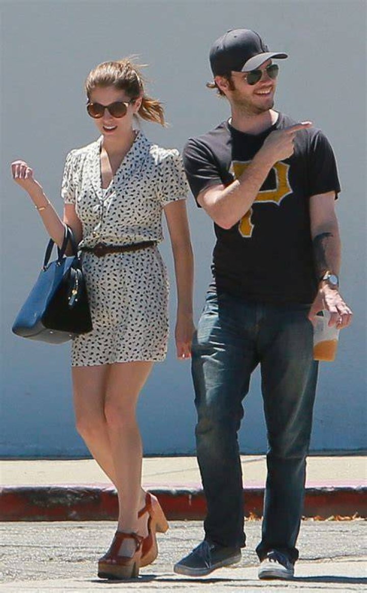 Look Anna Kendrick Steps Out With BF Ben Richardson E! Online UK