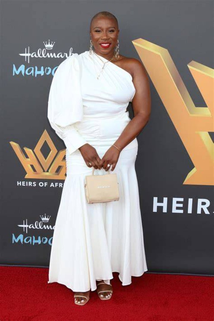 LOS ANGELES AUG 8 Aisha Hinds, fiance Silky Valente at the Heirs Of