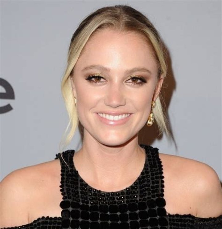Maika Monroe Age, Net Worth, Boyfriend, Family and Biography (Updated