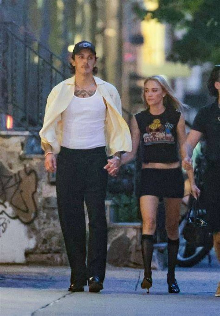 Maika Monroe and Dalton Gomez go &ldquo;instagram official&rdquo; F*XOXO