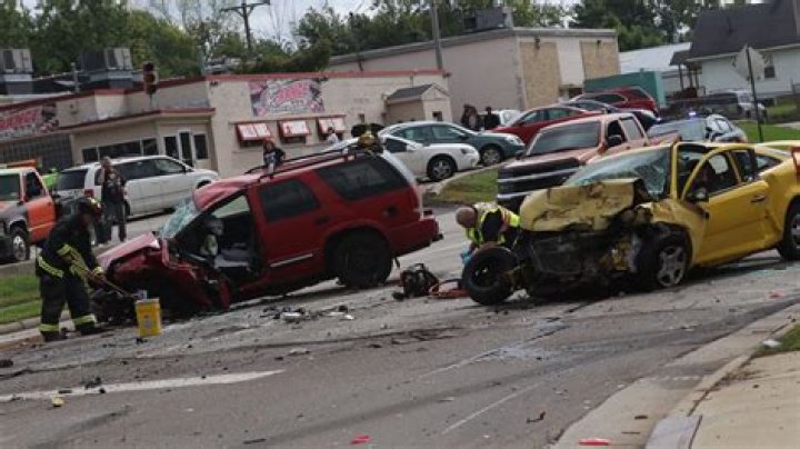 Man hurt in threevehicle crash with school van in Meredith Public