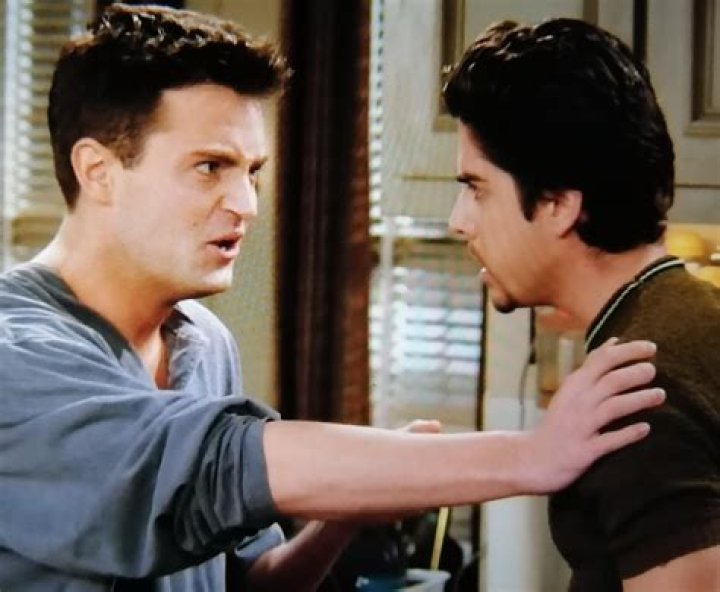 Matthew Perry Finger