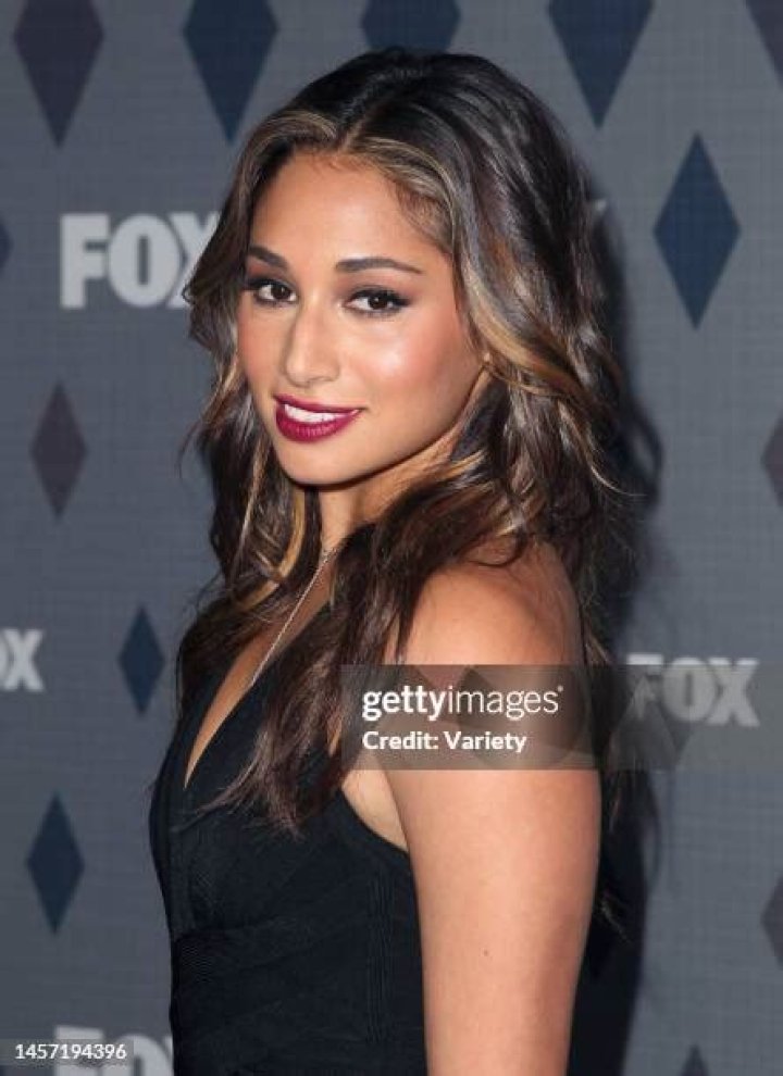 Meaghan Rath / Meaghan Rath Rocks Hot Bikinis With Cute Friend On Beach
