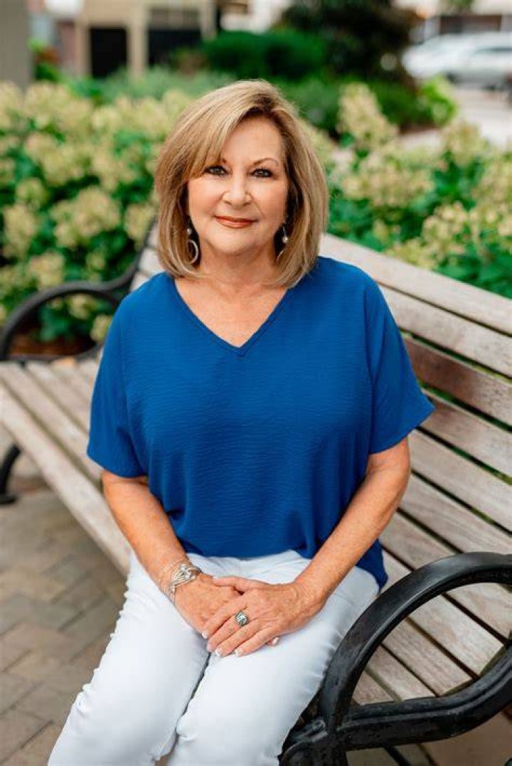 Meet The Expert: Debbie Charatan, Your Trusted Real Estate Advisor