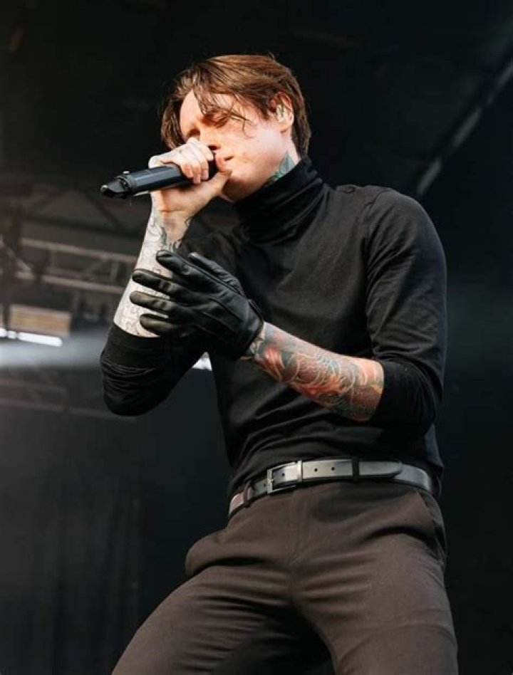 Noah Sebastian in 2022 Falling in reverse, Rock boys, Emo boyfriend