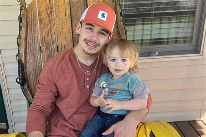 Noah Thompson 'Prayers' for Damar Hamlin After Singing Anthem