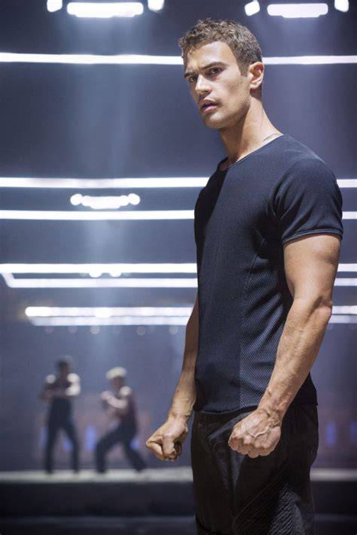 Out & About Theo James Working Out in Atlanta