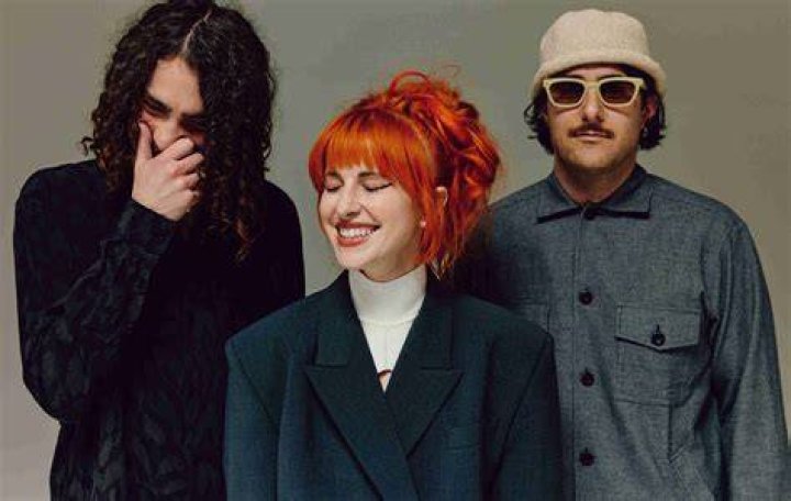 Paramore's Hayley Williams Responds to Repeated Technical Issues During